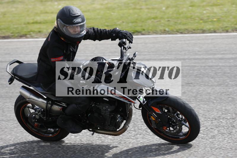 Archiv-2025/10 23.04.2025 Cornu Master School ADR/gruen-vert/25